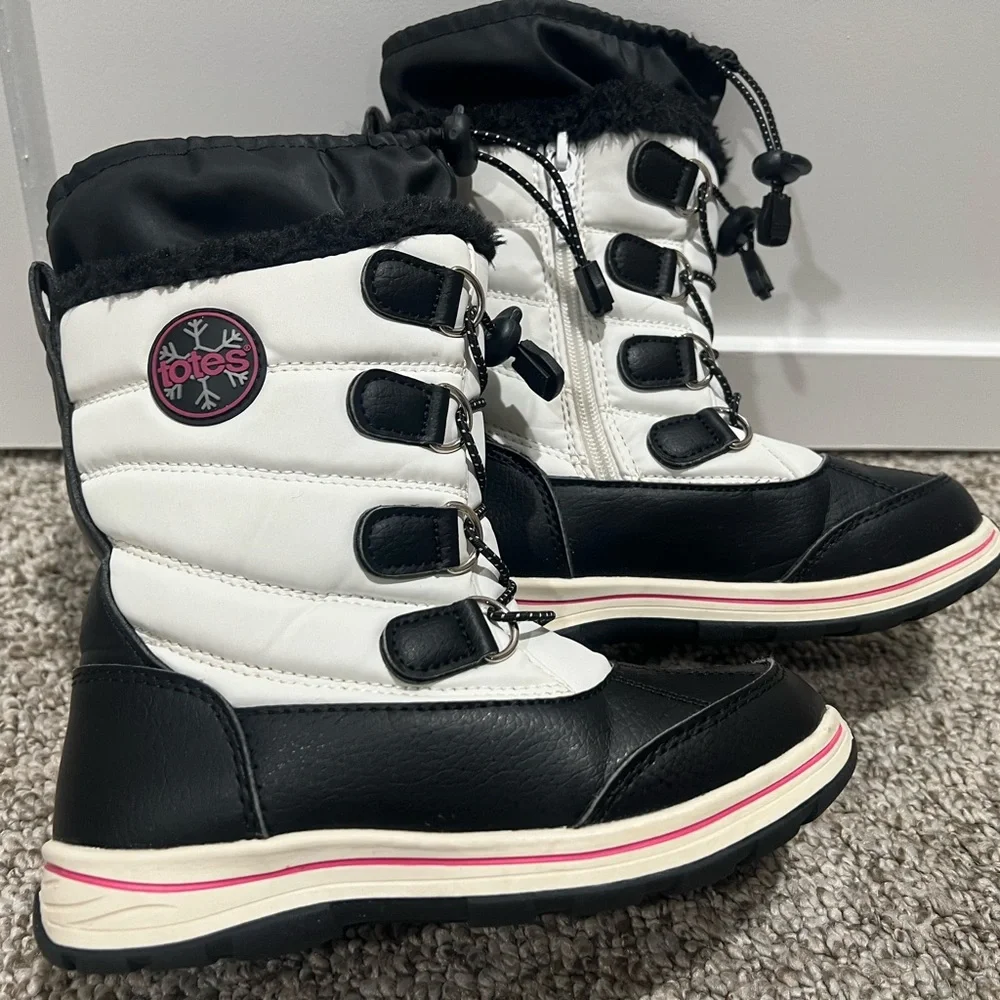 Totes Kids Black and White Snow Boots Size 1